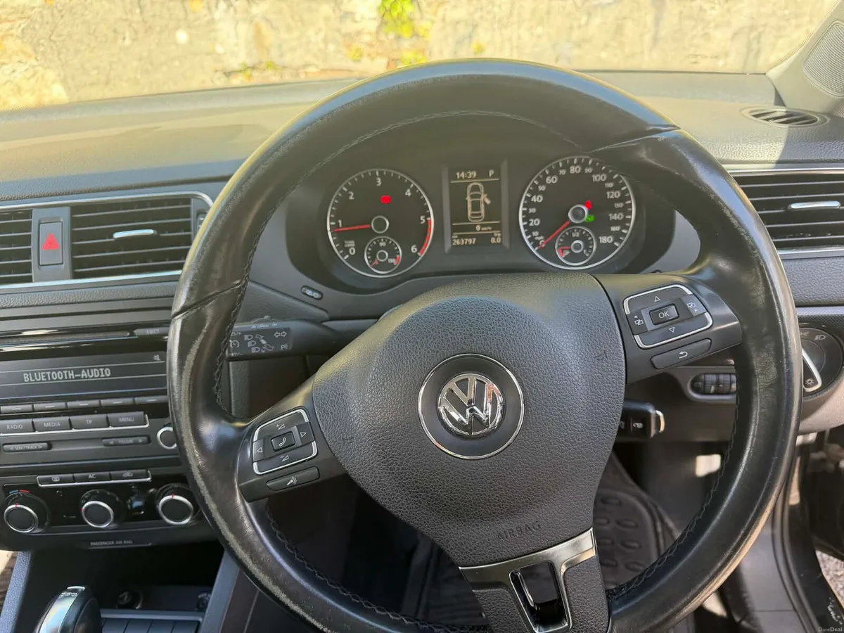 Volkswagen Jetta - Image 3