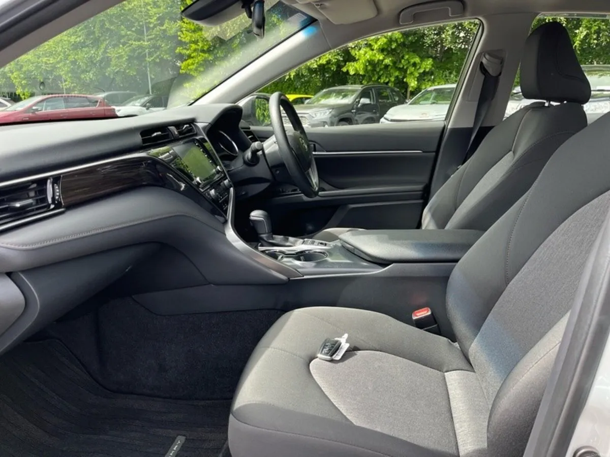 Toyota Camry CAMRY HYBRID - Image 6