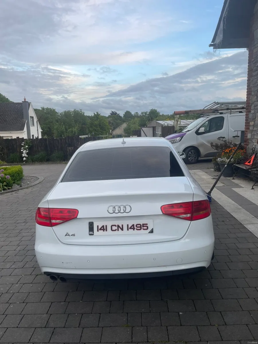 Audi A4 2014 - Image 2