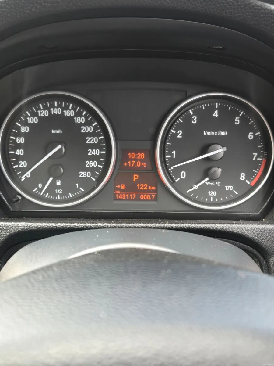 BMW 3-Series 2007 - Image 2