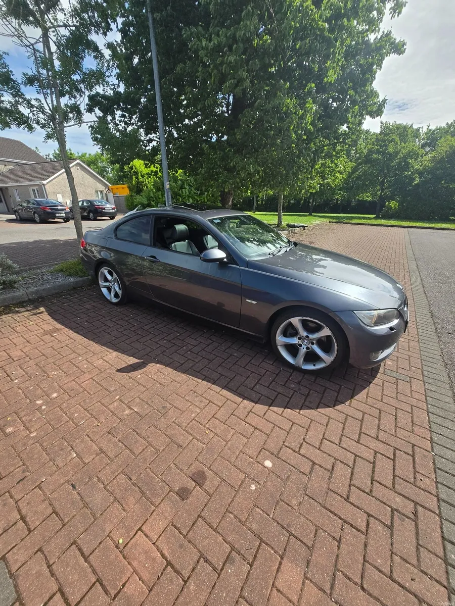 BMW 3-Series 2007 - Image 1