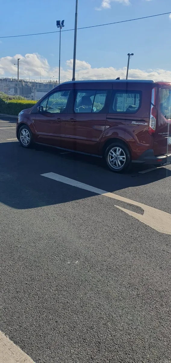 Ford Tourneo Connect Auto 7 Seat Wheelchair Ramp - Image 2