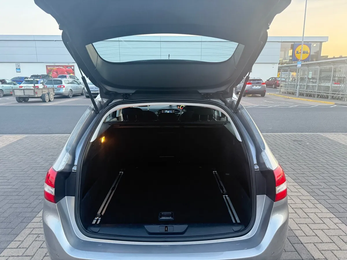 Peugeot 308 - Image 5