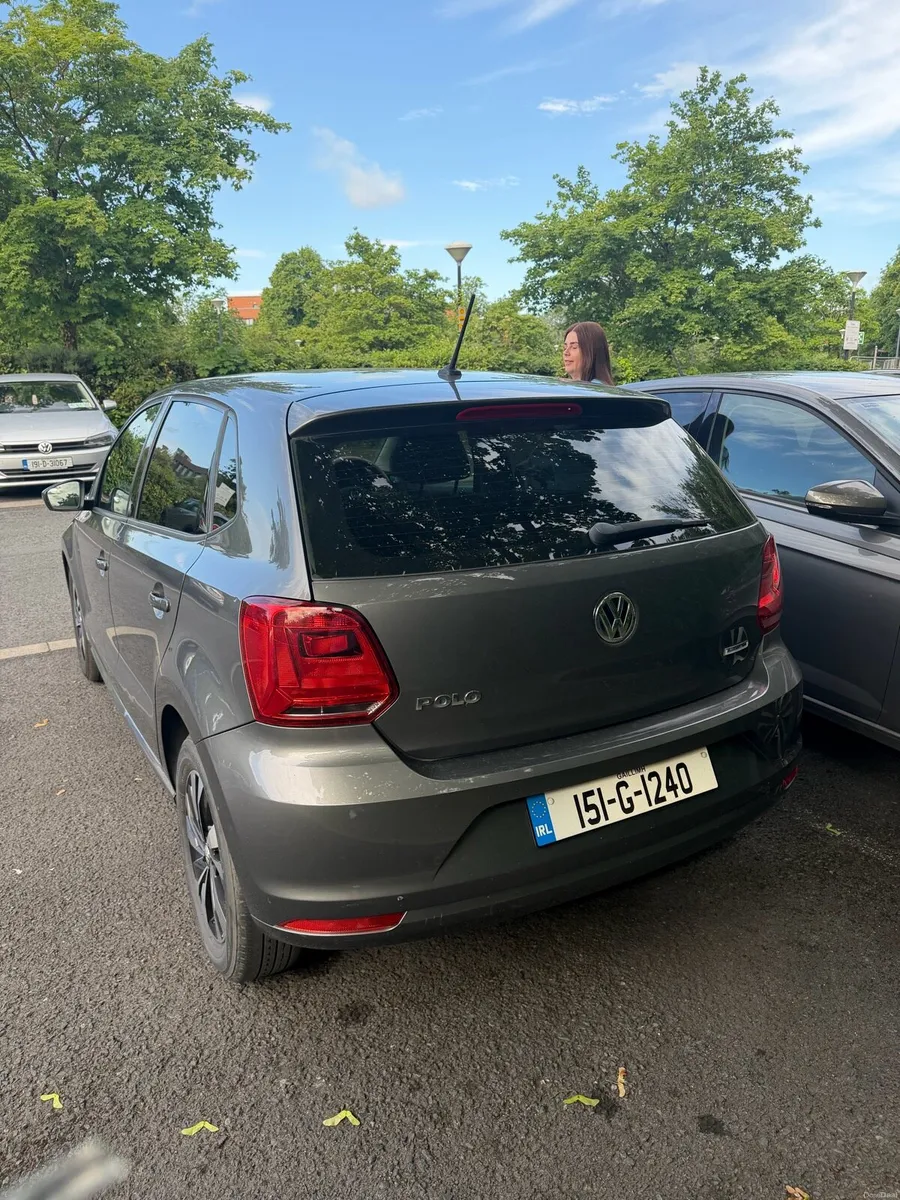 2015 Volkswagen Polo - Image 2