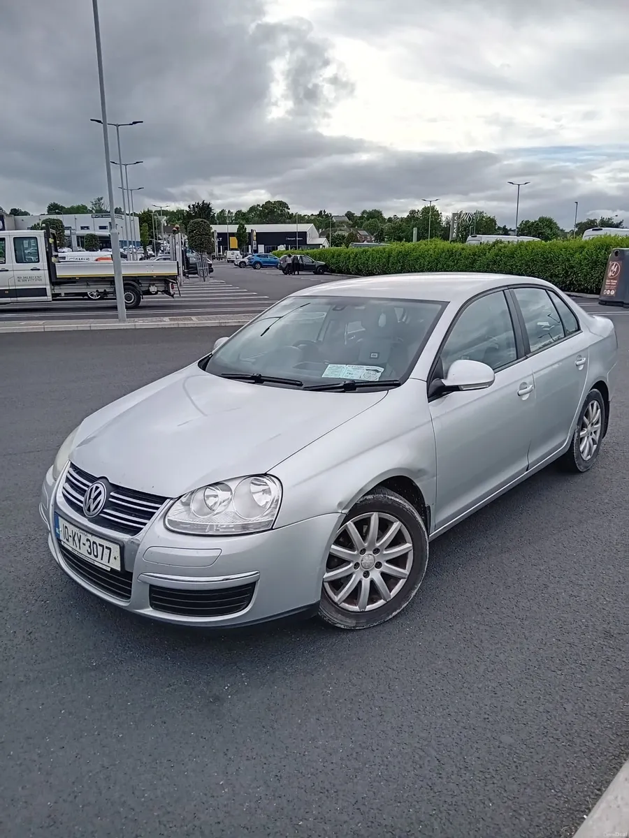 Volkswagen Jetta 2010 - Image 3
