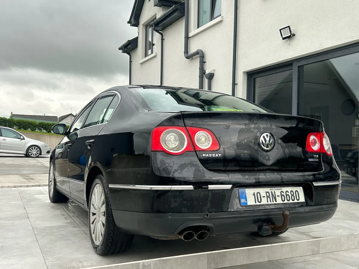Volkswagen Passat 2 litre - Image 2