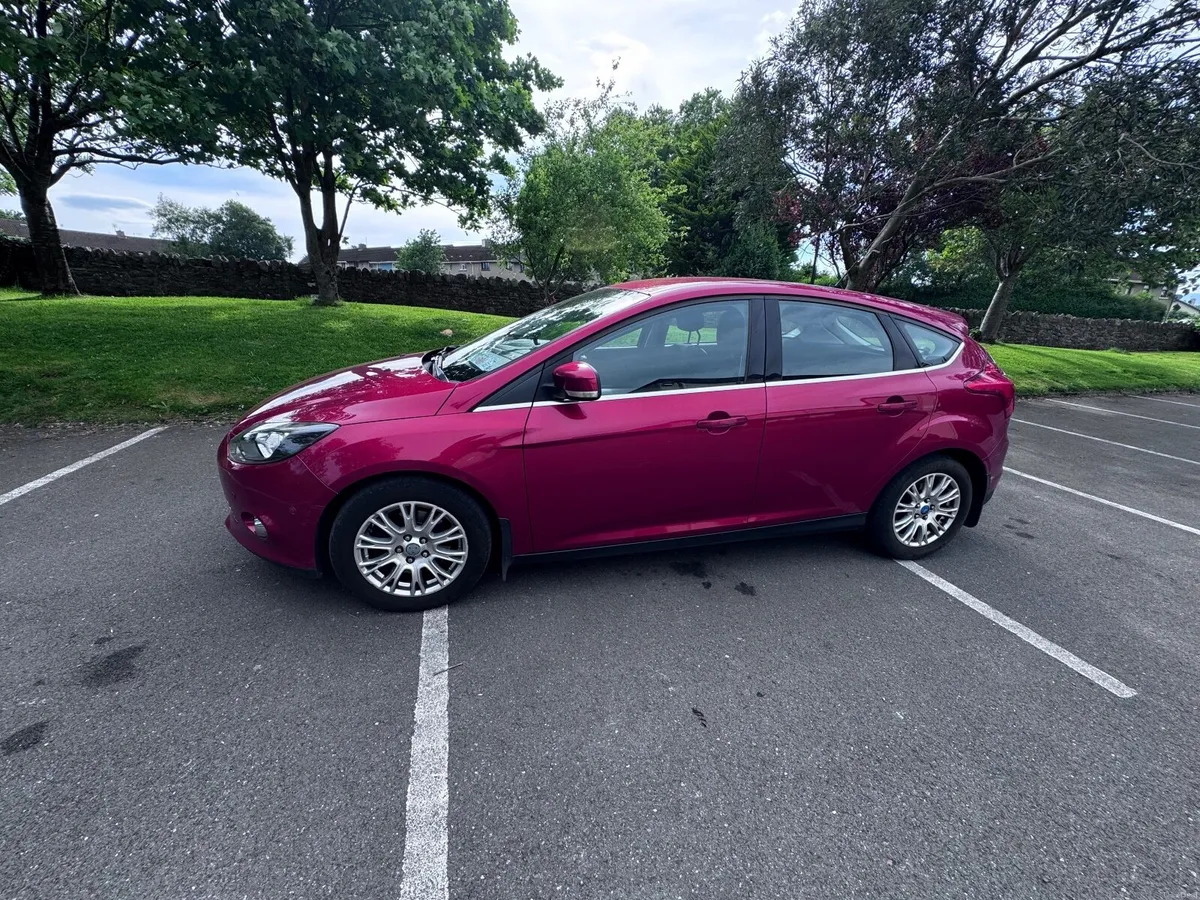Ford Focus 2012 - Image 2