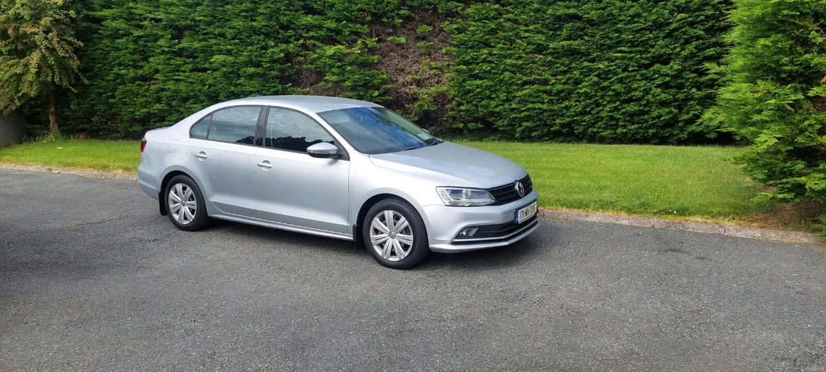 Volkswagen Jetta 2017 2.0L Low Mileage - Image 2
