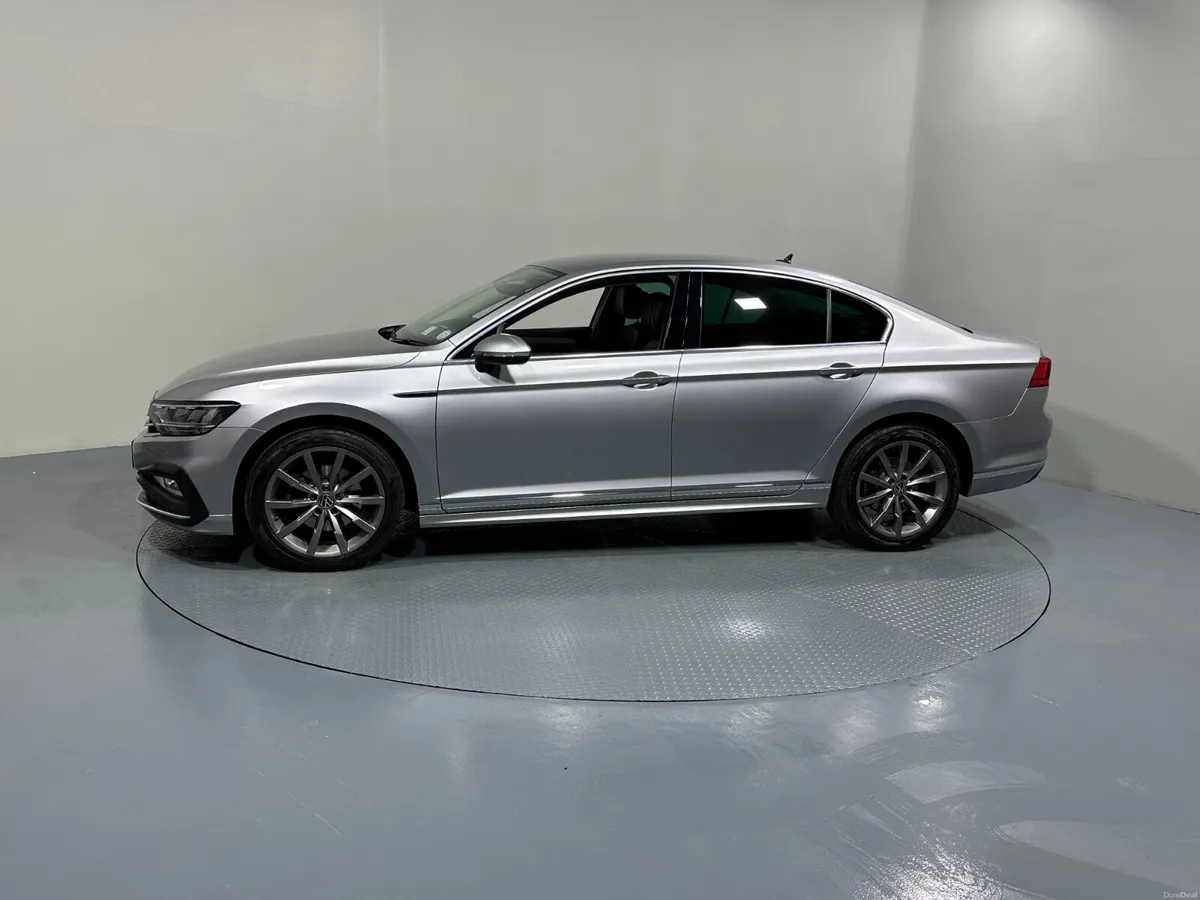 Volkswagen Passat 2.0 TDI 150HP R-Line DSG 211 - Image 4