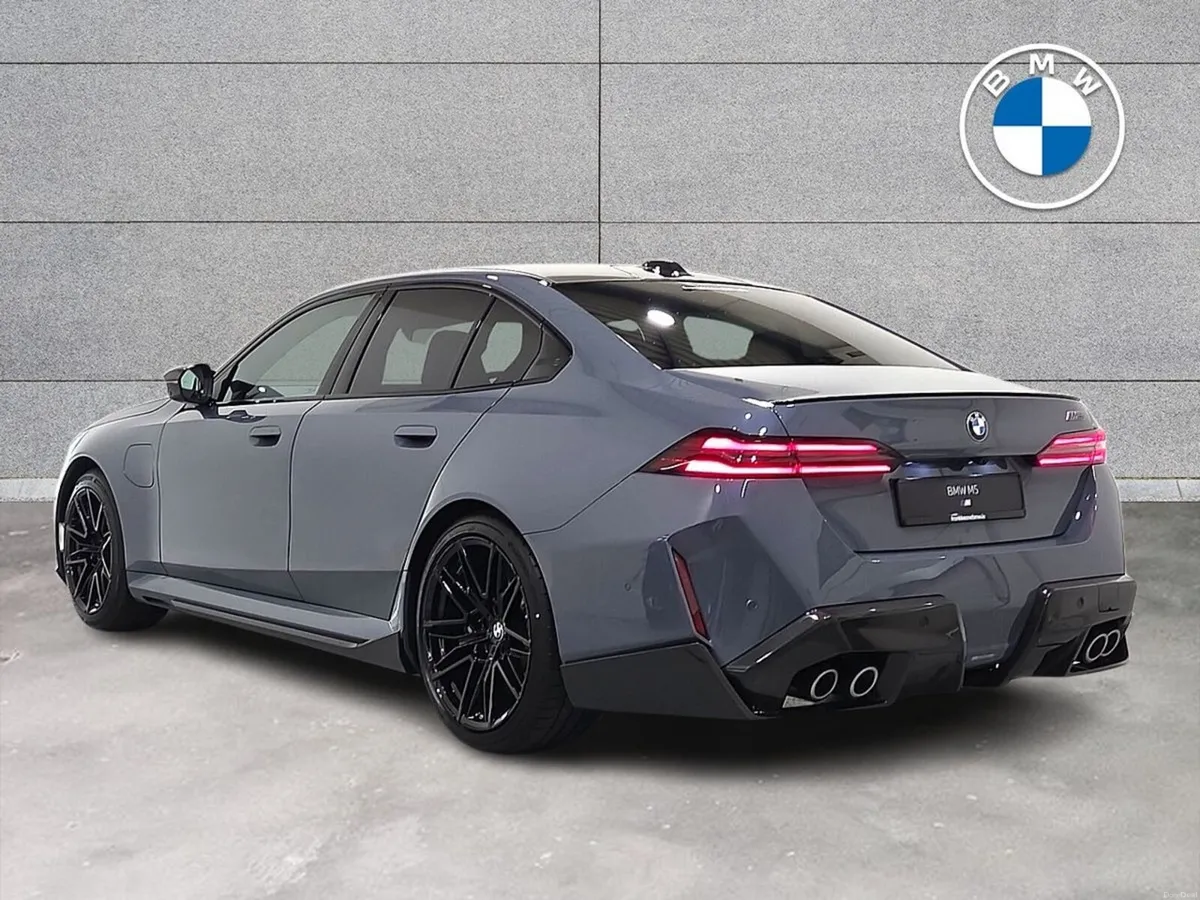 BMW M5 M5 Saloon - Image 3