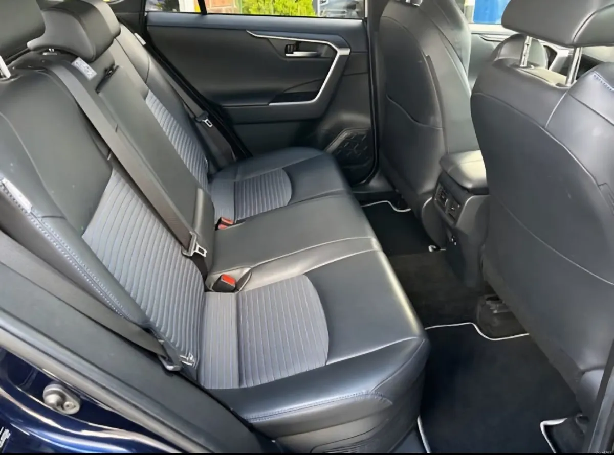 192 Toyota RAV4 Hybrid Sport, Hybrid - Top Spec - Image 4
