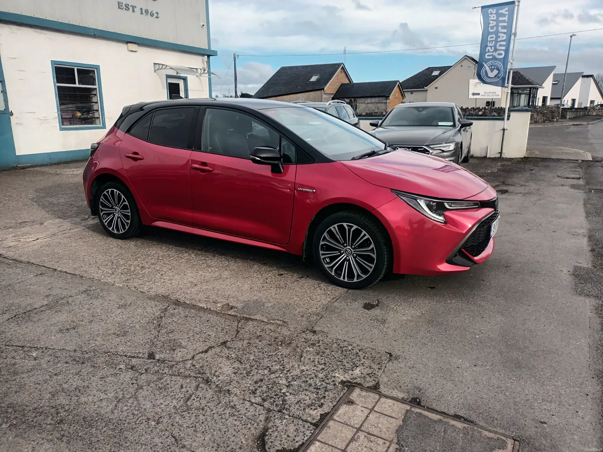 2019 Toyota Corolla 1.8 Hybrid Luna Sport Hatch - Image 4