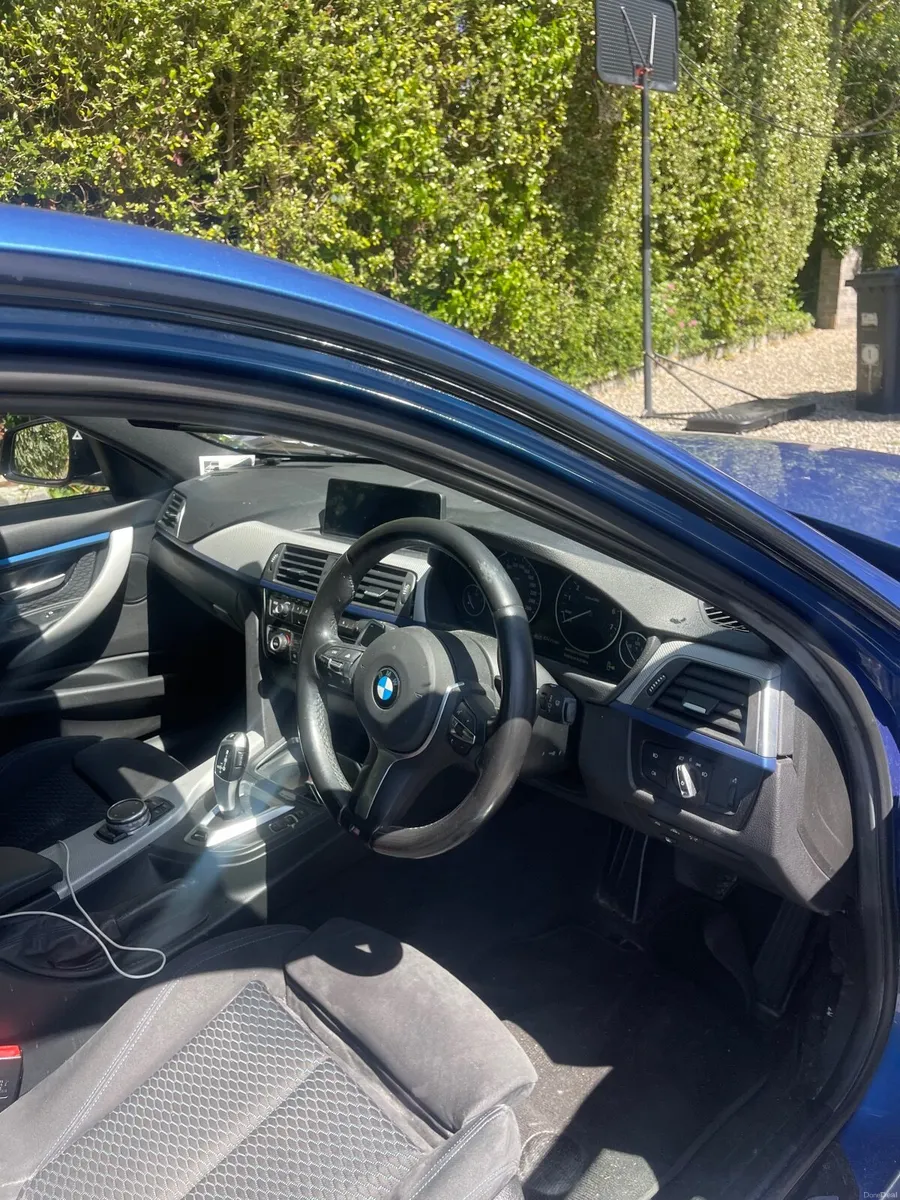 BMW 3-Series 2017 - Image 3