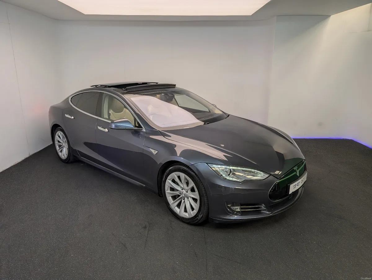 Tesla Model S **7 SEATS** Free Supercharging** - Image 2
