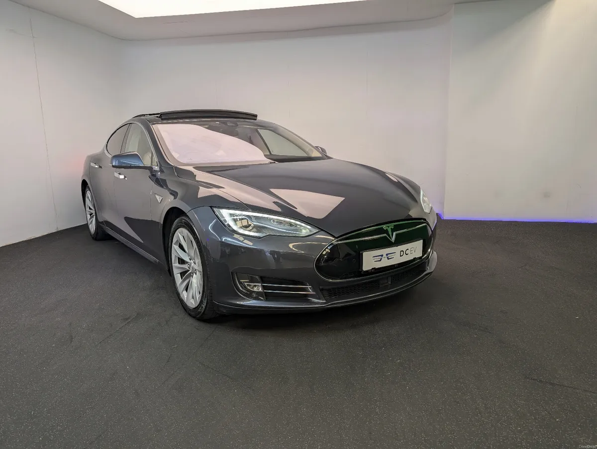 Tesla Model S **7 SEATS** Free Supercharging** - Image 4