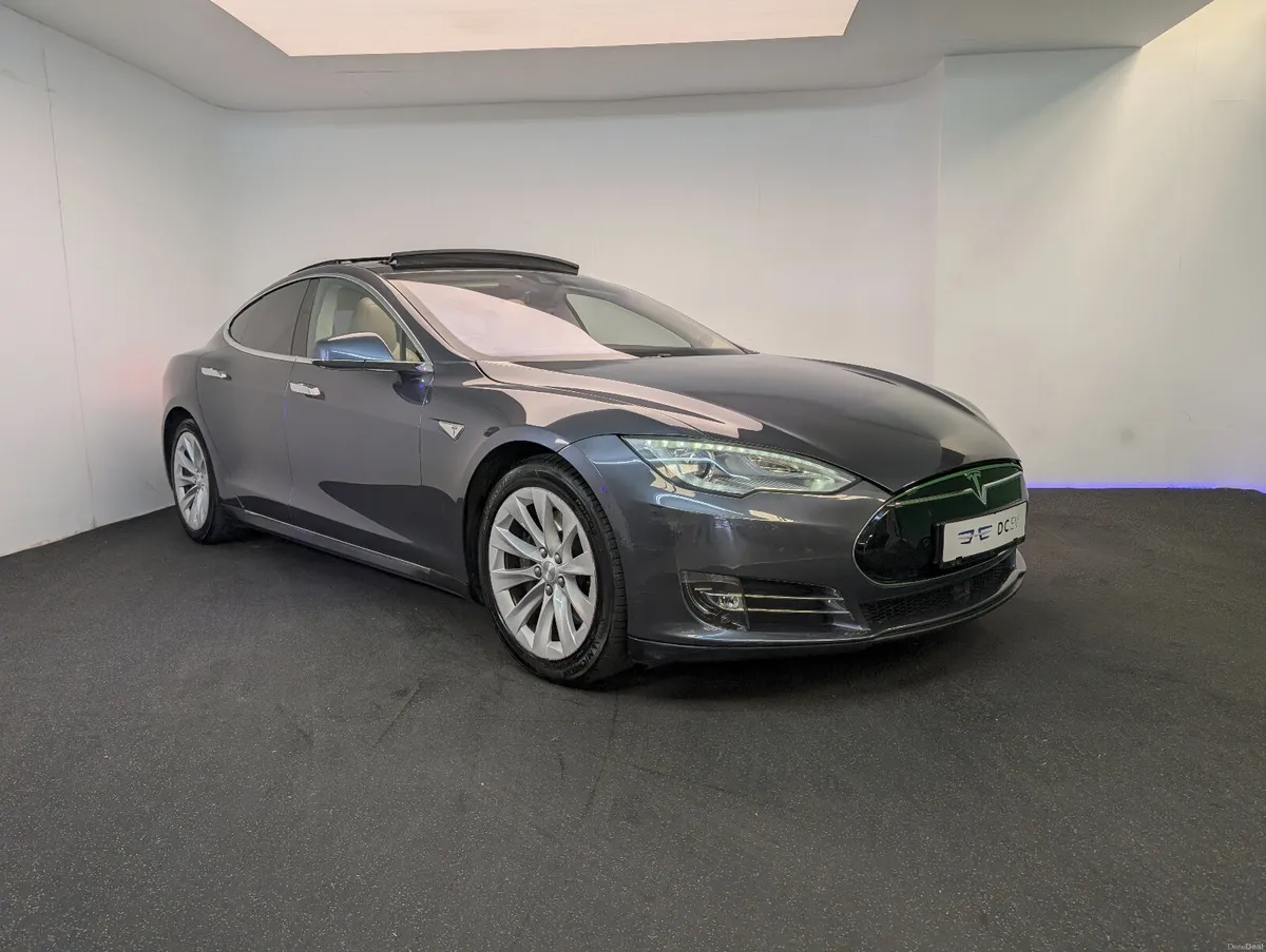 Tesla Model S **7 SEATS** Free Supercharging** - Image 3