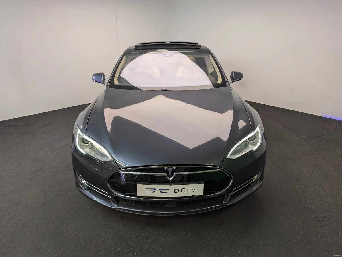 Tesla Model S **7 SEATS** Free Supercharging** - Image 6