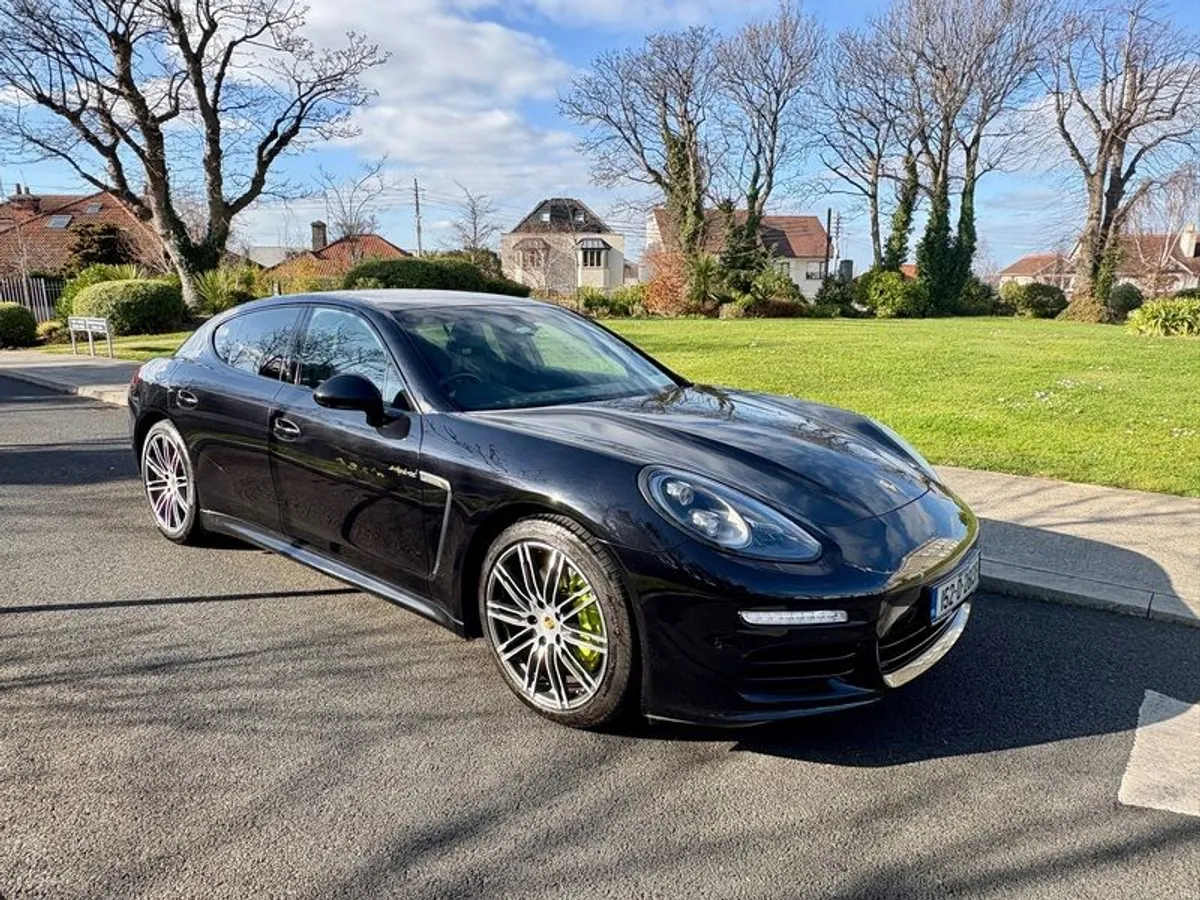 Porsche Panamera Plug-in E-Hybrid - Image 2