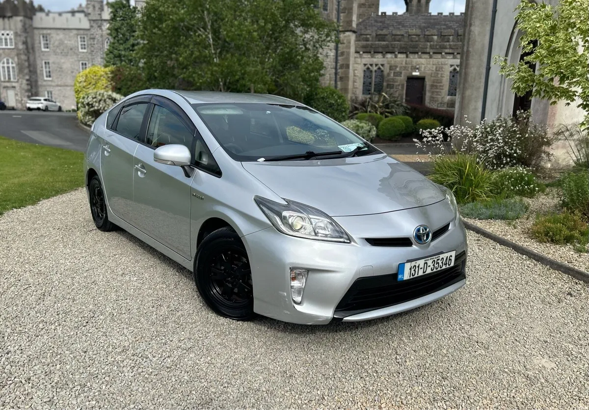 2013 Toyota Prius 1.8L Petrol Hybrid (PRICE 5,950€ - Image 3