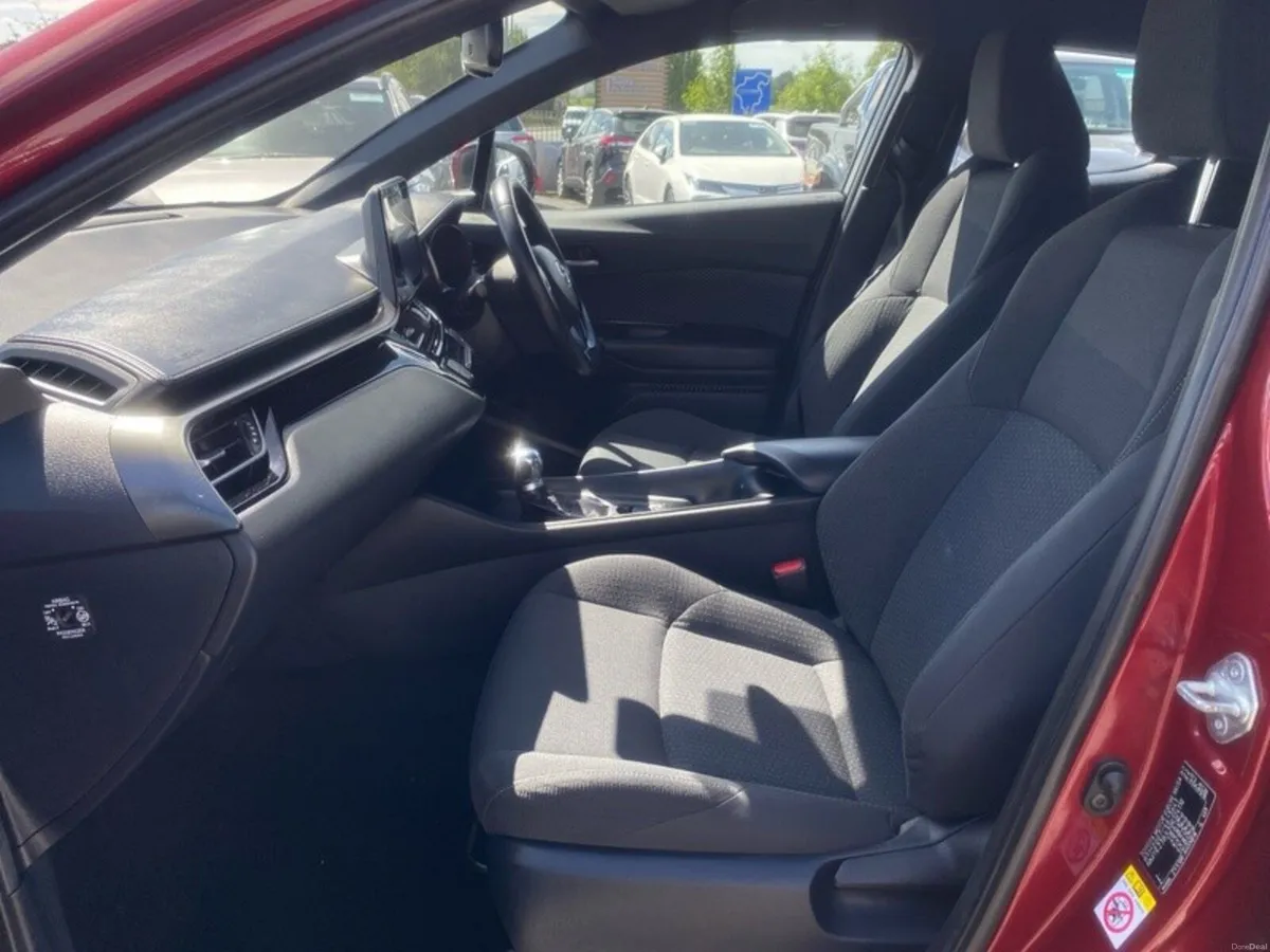 Toyota C-HR HYBRID LUNA AUTO - Image 6