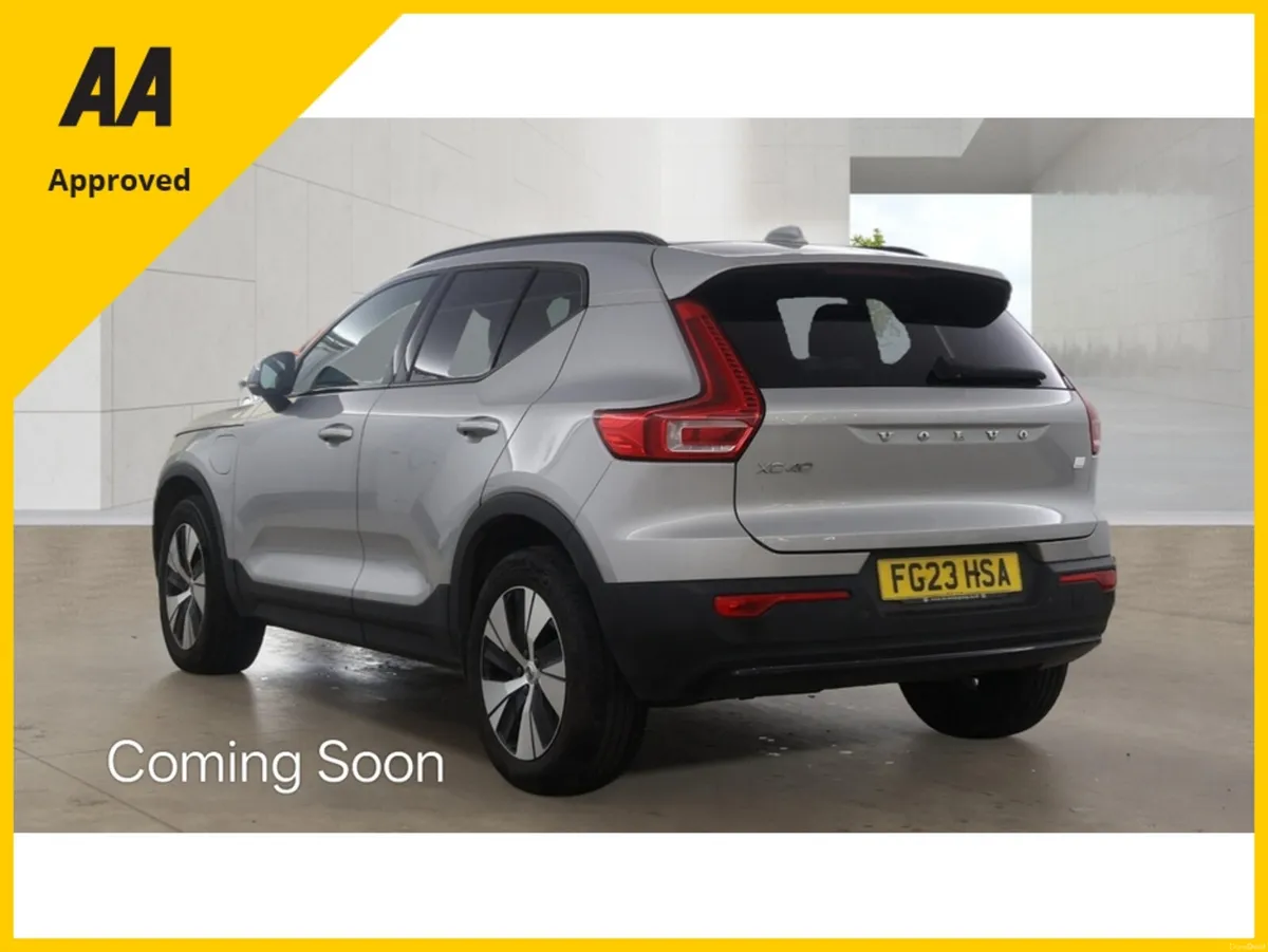 Volvo XC40 2023 PLUS T4 Petrol Plug In Hybird - Image 3