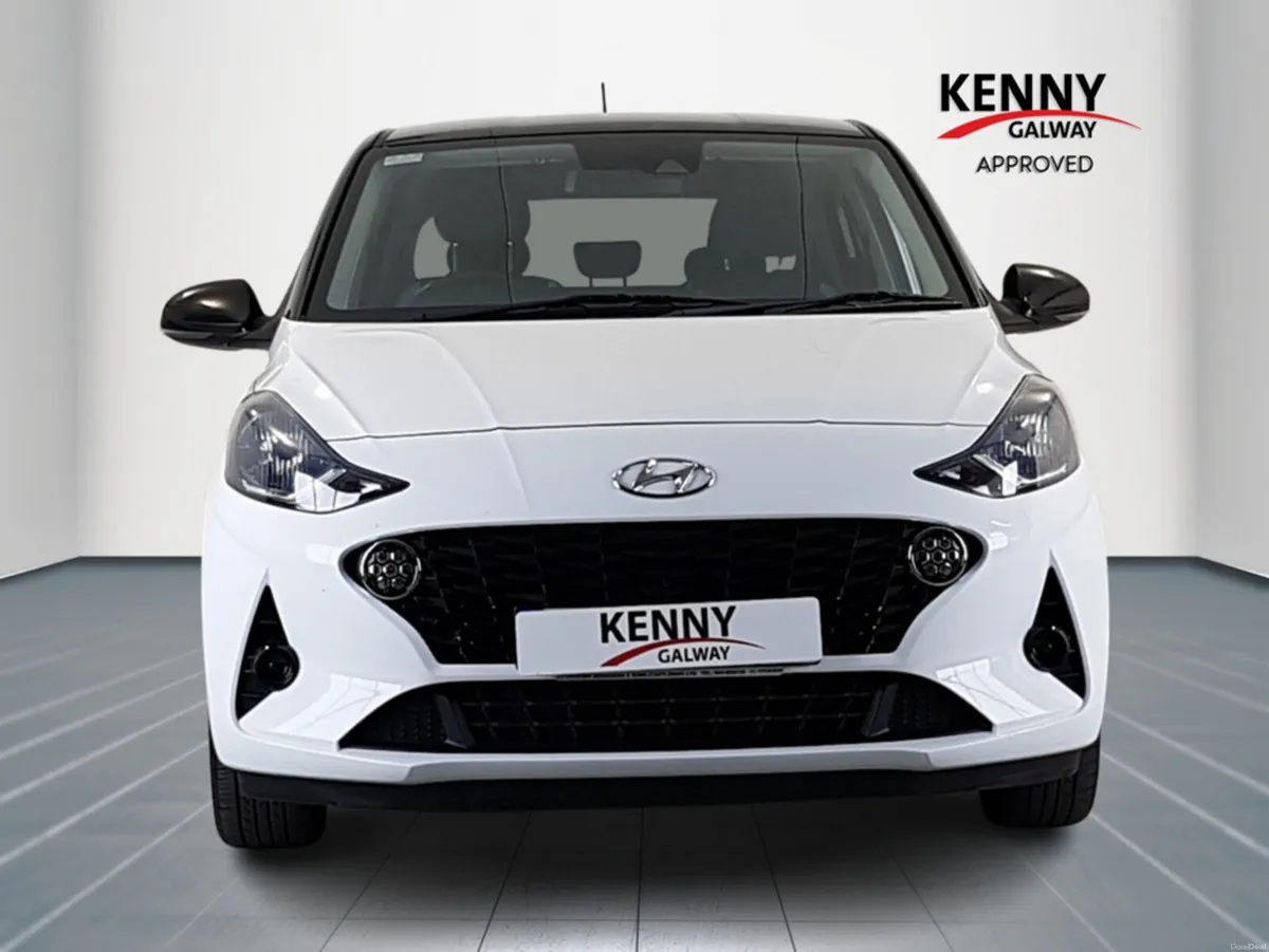 Hyundai i10 DELUXE PLUS 2 TONE ROOF 5DR - Image 2