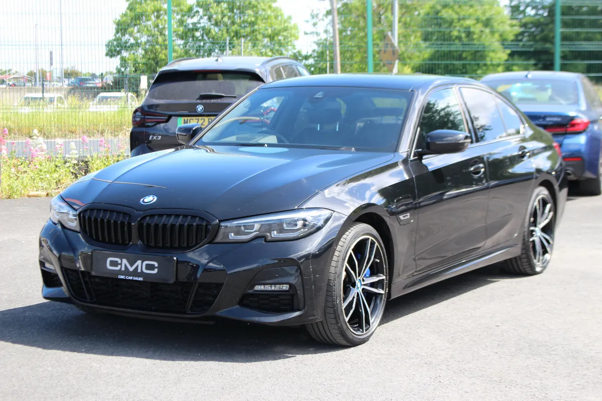 BMW 3-Series 2021 330E MSPORT HEADS UP DISPLAY - Image 3