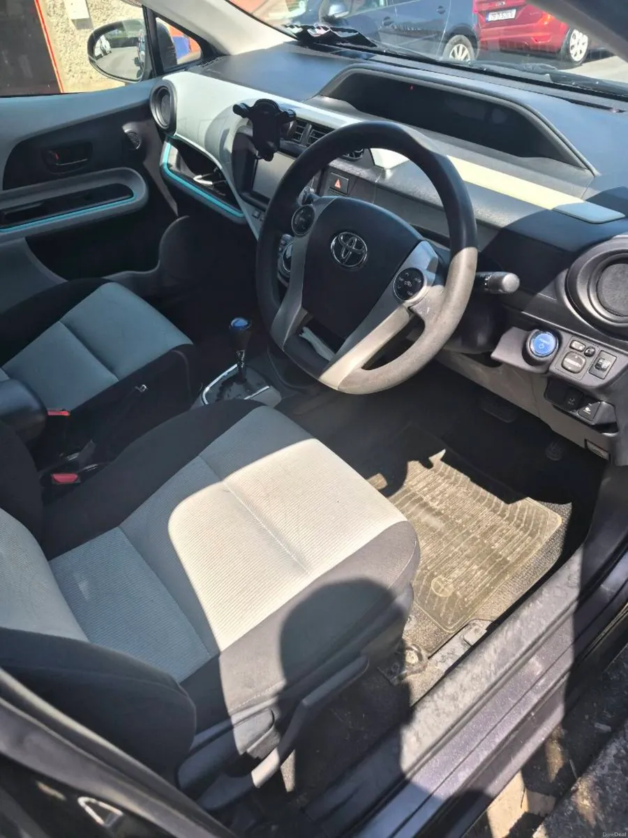 Toyota aqua - Image 2