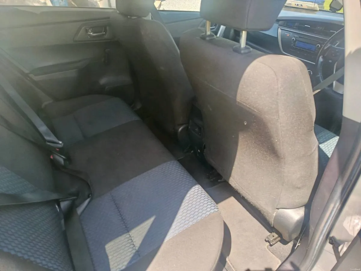 Toyota Auris 2014 NCT 05/27 tax 08/26 - Image 3