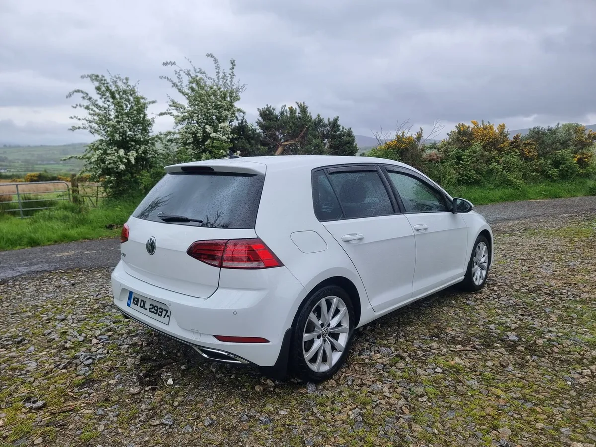 2019 Volkswagen Golf - Image 3