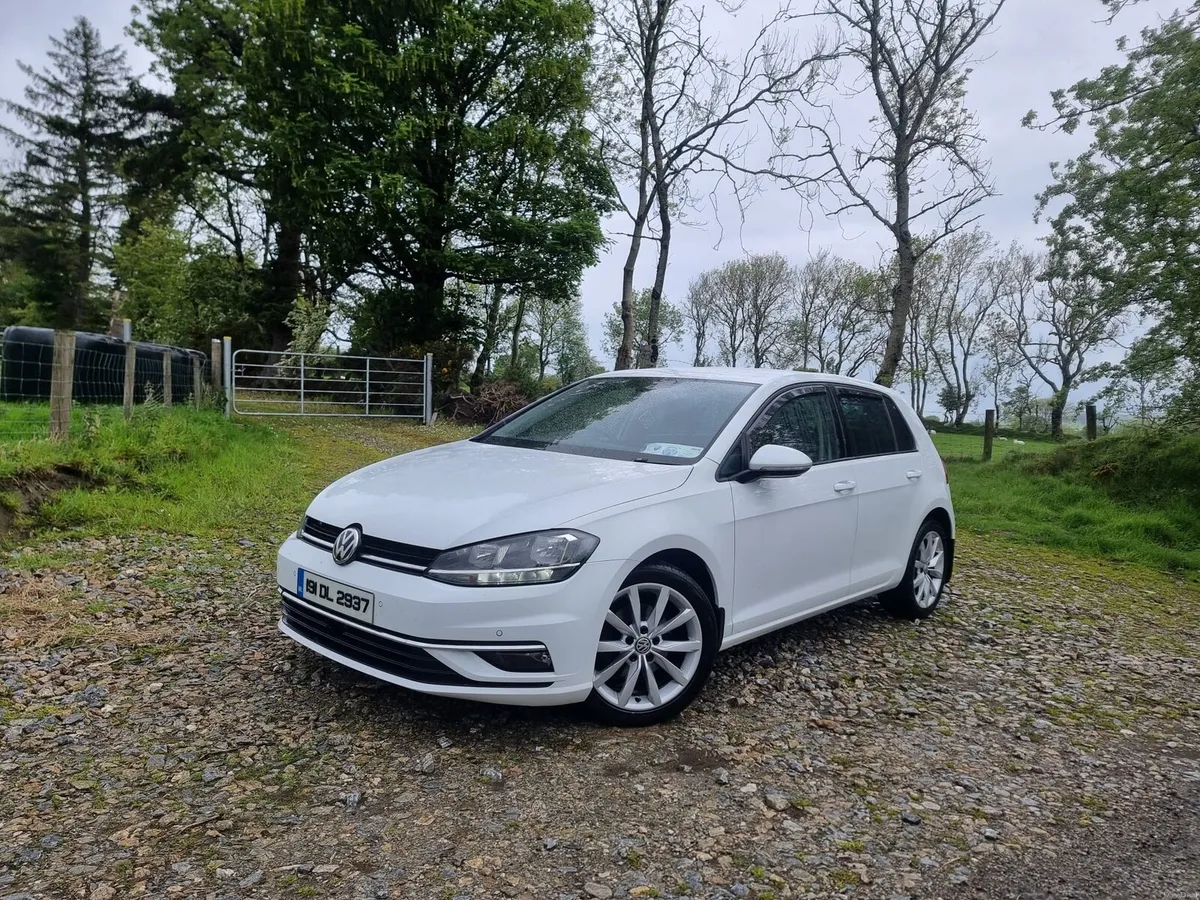 2019 Volkswagen Golf - Image 1