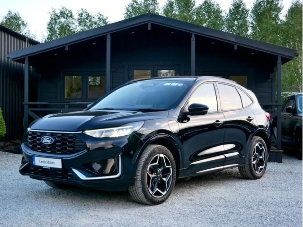 Ford Kuga 2.5 ST-LINE X EDITION 225BHP, PANORAMIC - Image 3
