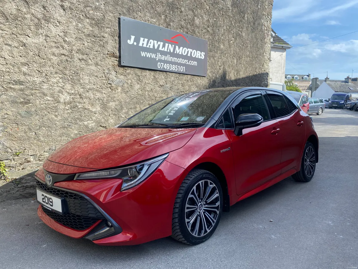 March 2019 Toyota Corolla Luna Sport Hybrid - Image 5
