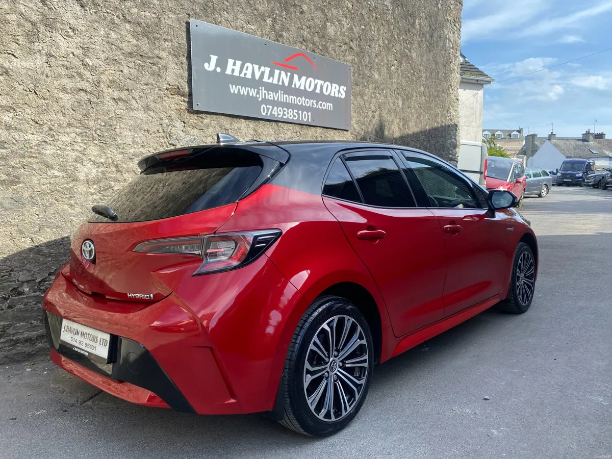 March 2019 Toyota Corolla Luna Sport Hybrid - Image 4