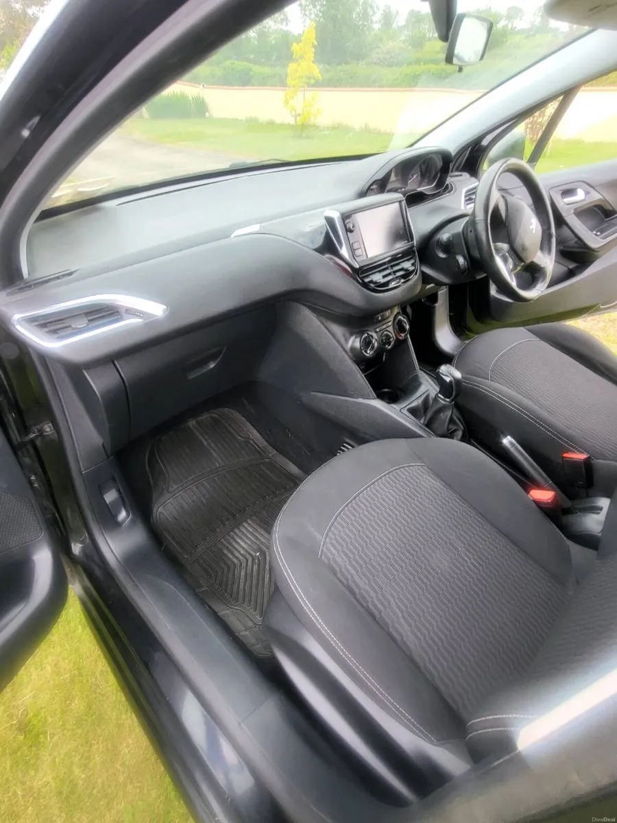 Peugeot 208 2018 - Image 3