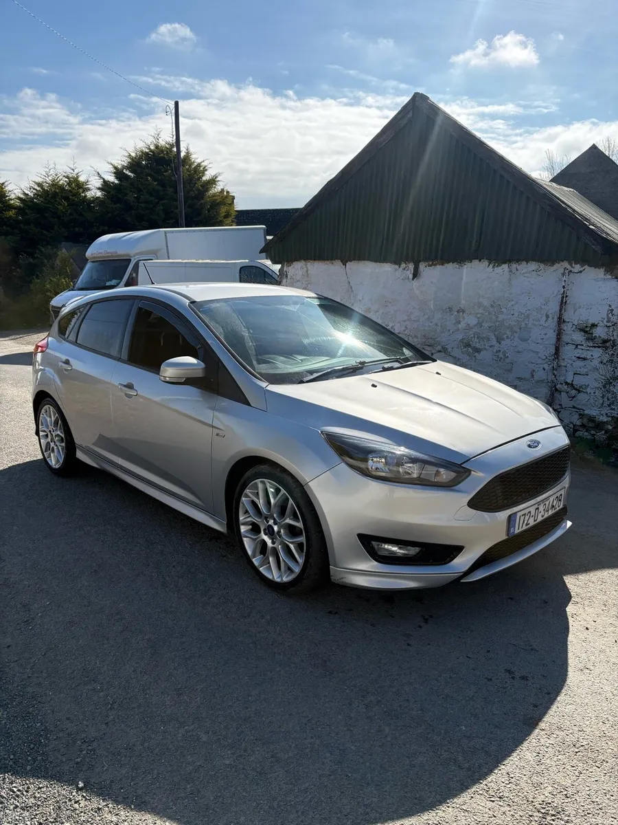 2017 ford focus st line - Image 1