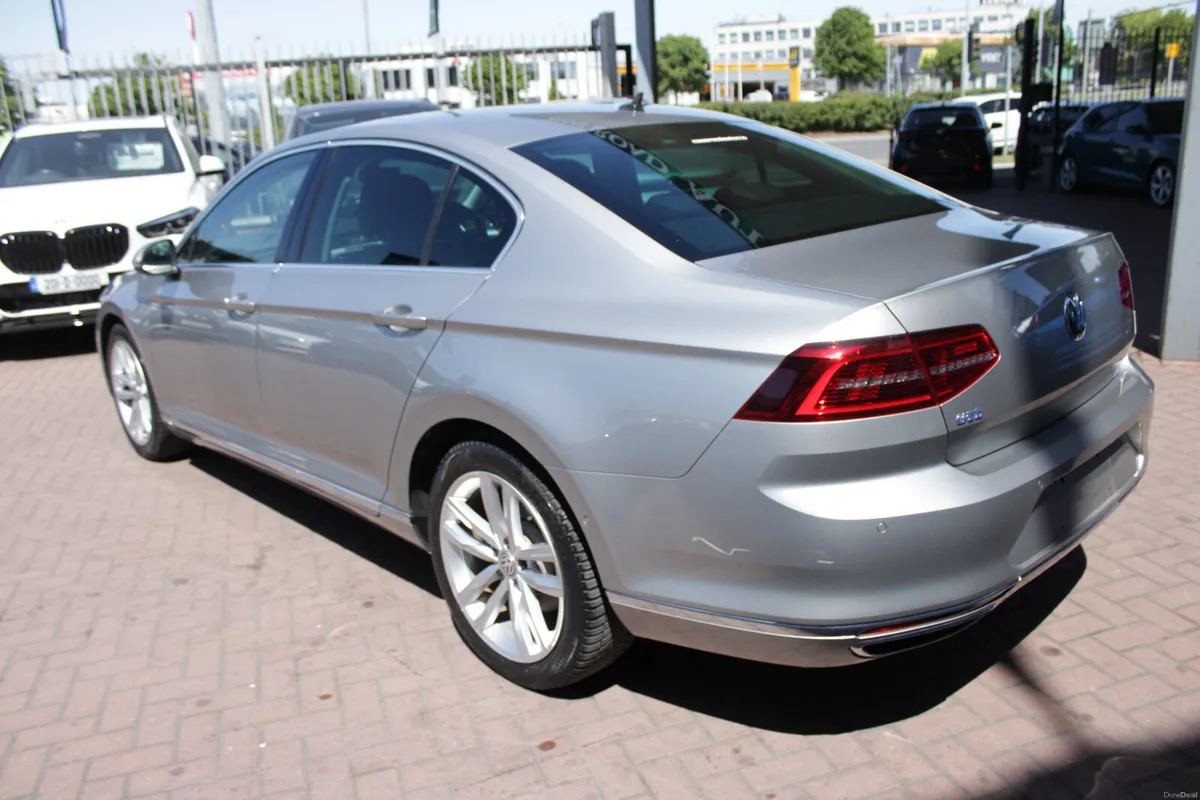 1.4 GTE PLUG IN HYBRID 4DR SALOON // 1 OWNER WITH - Image 6