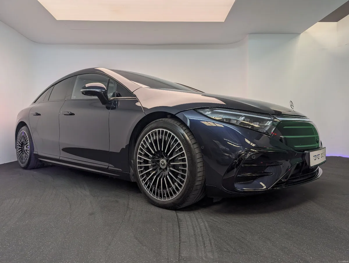 Mercedes-Benz AMG EQS 450+ **HYPERSCREEN** - Image 3