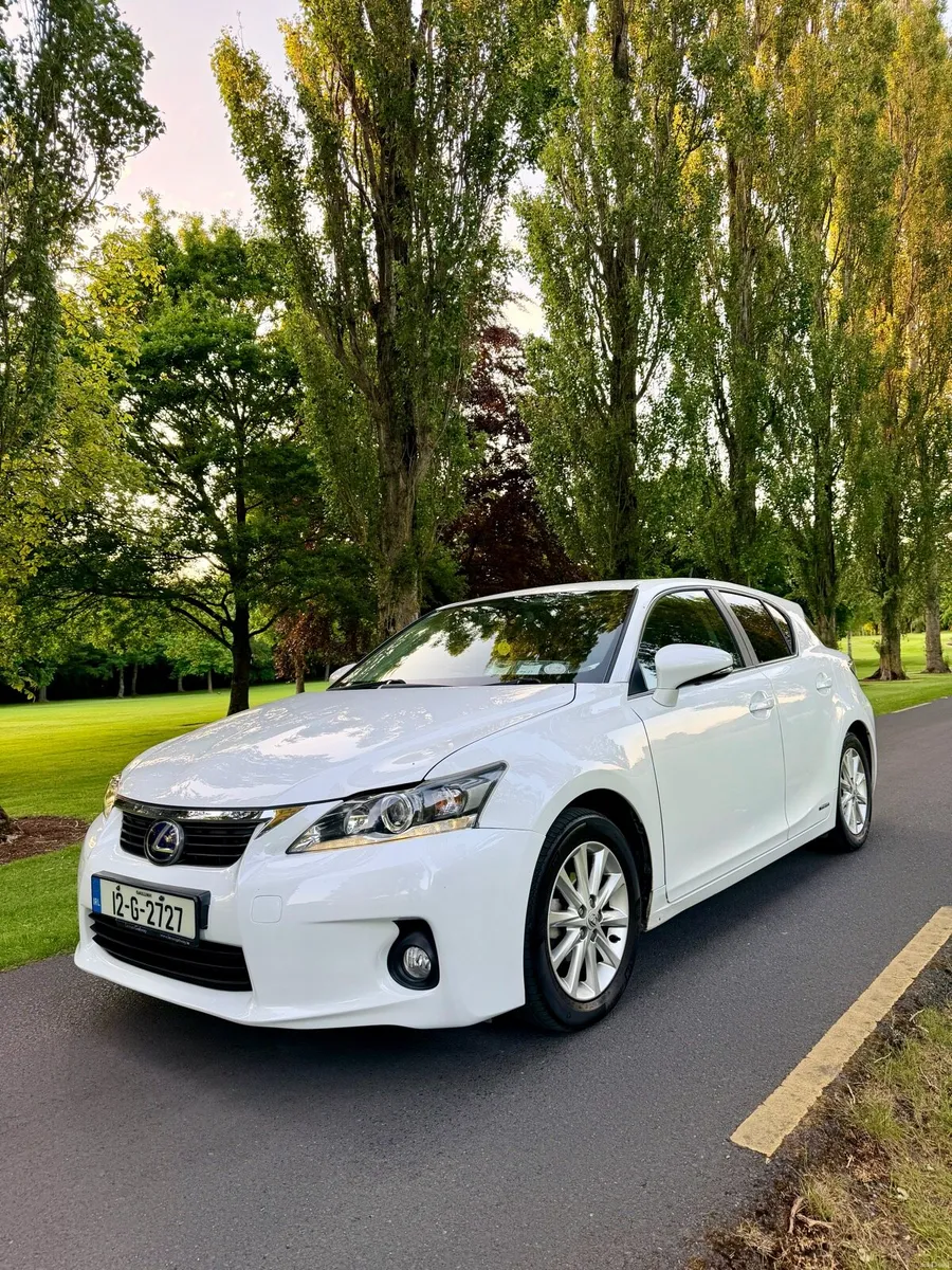 Lexus CT 200 h ,low mileage hybrid - Image 3