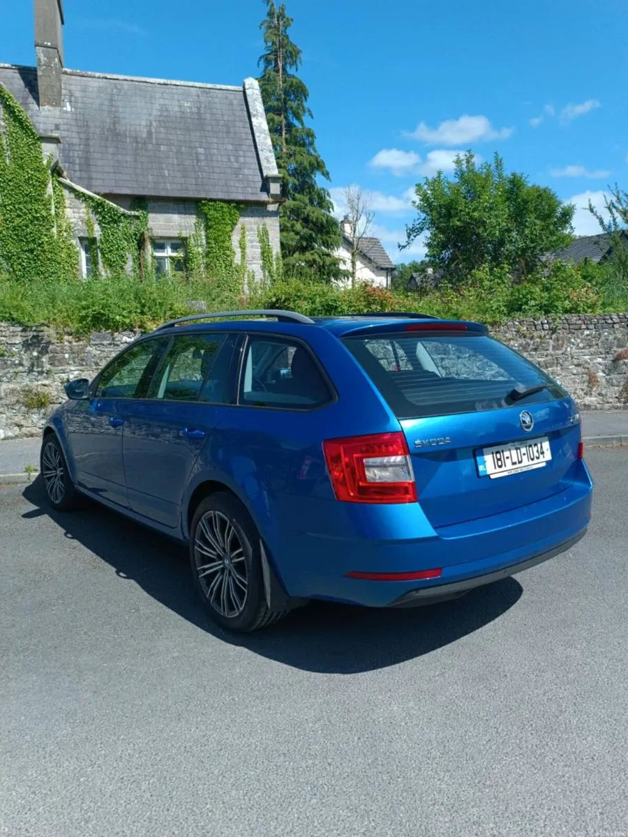 Skoda Octavia 1.6 manual - Image 4