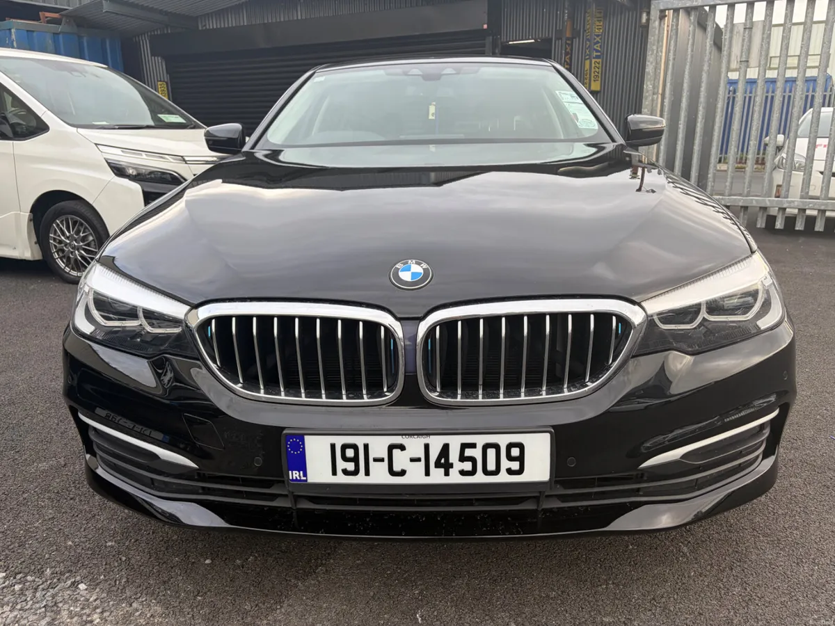 2019 BMW 530e Leather - Image 3