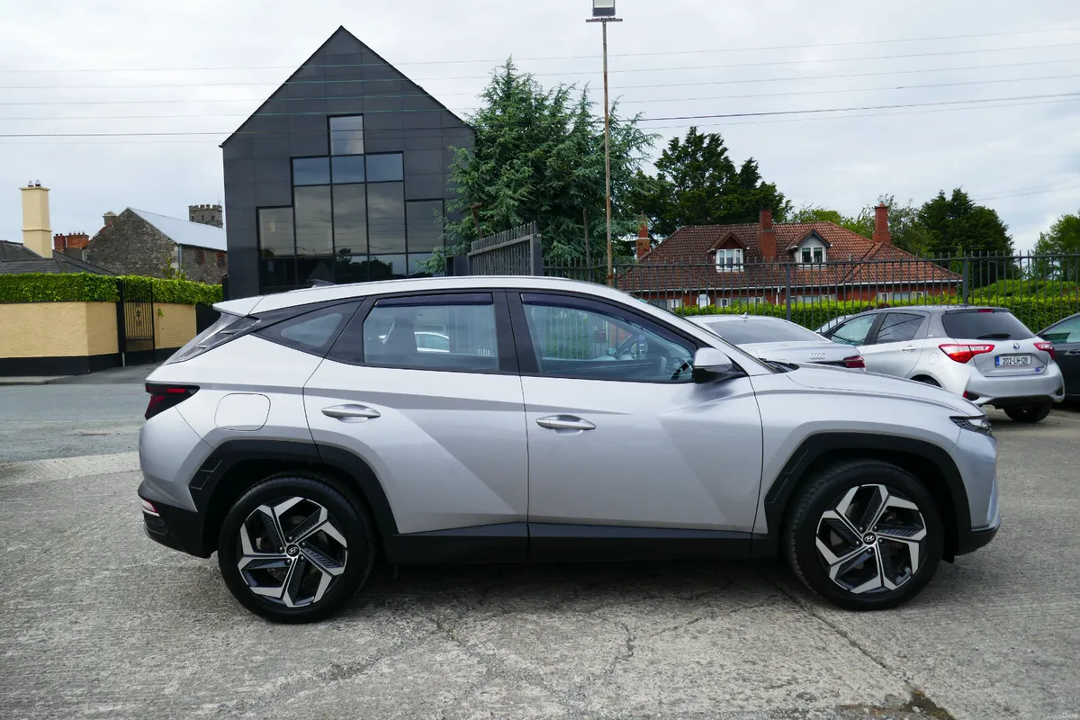 212, HYUNDAI TUSCON IX35 COMFORT PLUS 4WD 5DR AU A - Image 3