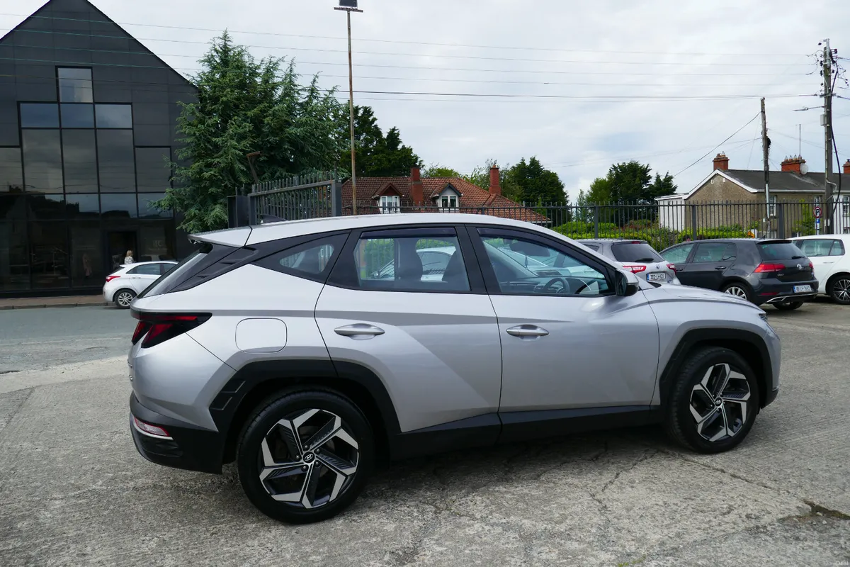 212, HYUNDAI TUSCON IX35 COMFORT PLUS 4WD 5DR AU A - Image 4