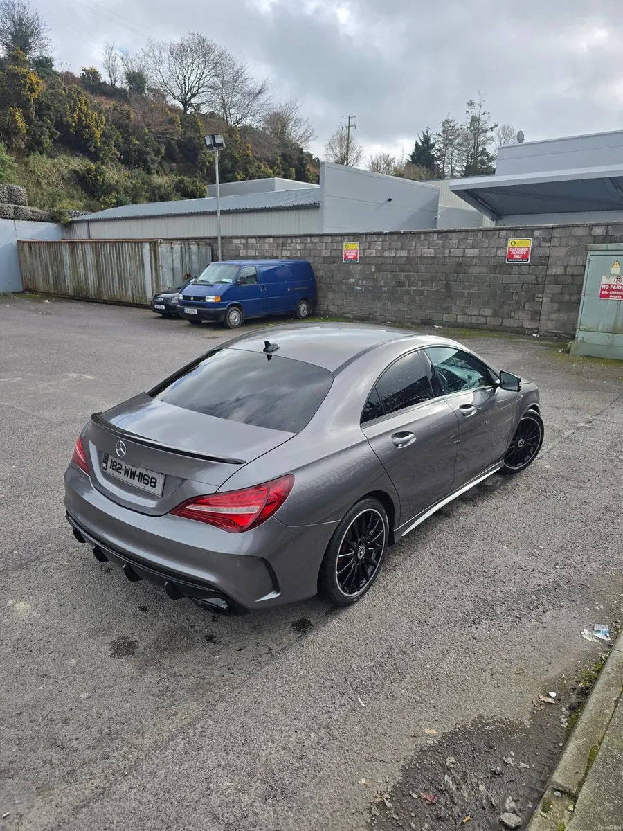 Mercedes CLA 220 AMG Line Night Edition - Image 2