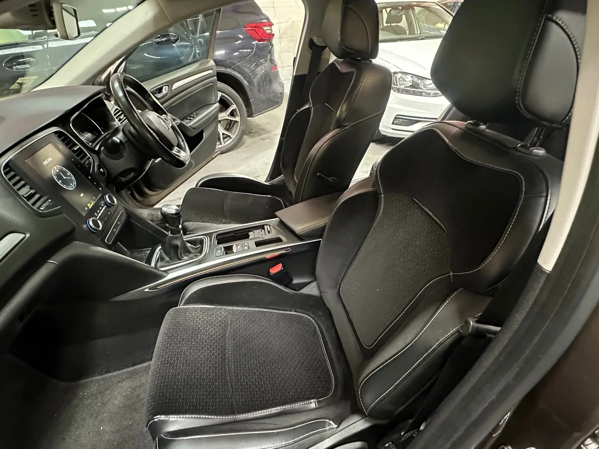 Renault Megane 1.5 dCi GRAND COUPE DYNAMIQUE S NAV - Image 5