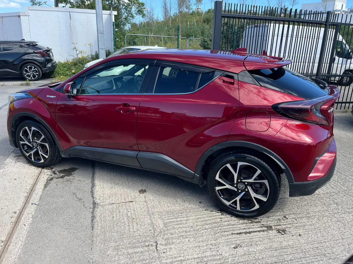 TOYOTA C-HR 2017, 1.8 HYBRID AUTO LOW KM HIGH SPEC - Image 3