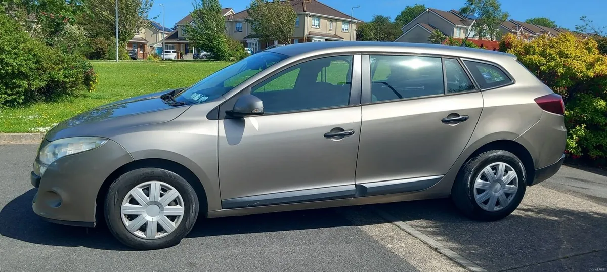 Renault Megane 2011 - Image 1