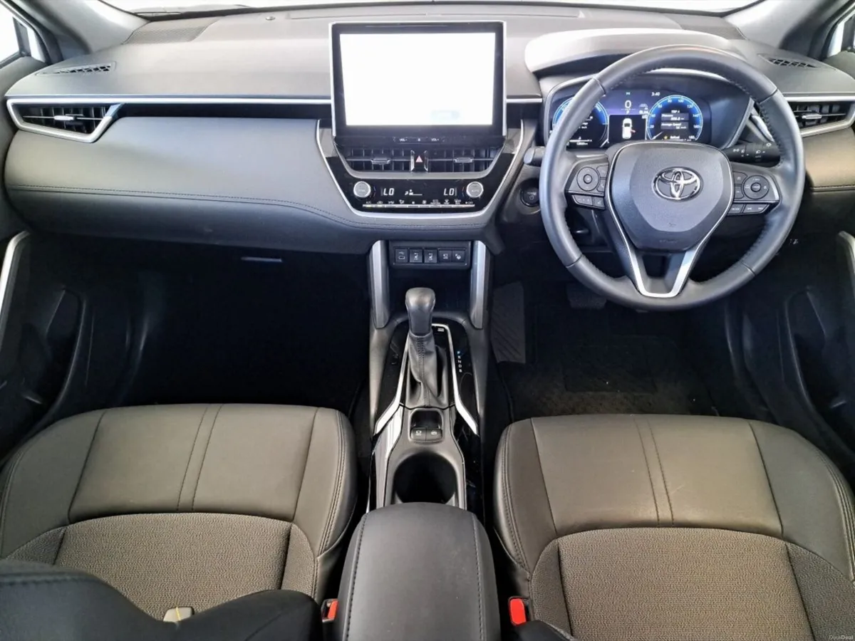 Toyota Corolla Cross HYBRID AUTO - Image 3