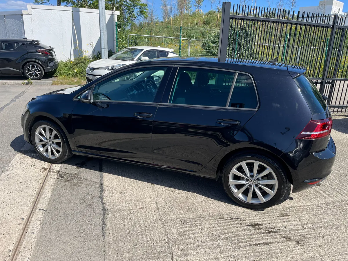 VOLKSWAGEN GOLF 2017, 1.2 TSI 5DR AUTO LOW KMS - Image 4
