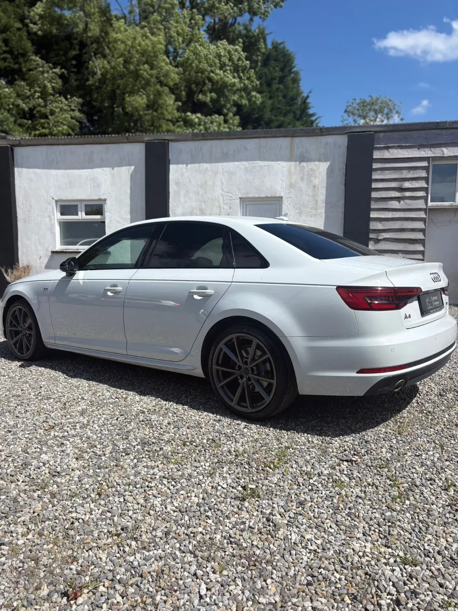 Audi A4 2017 - Image 2